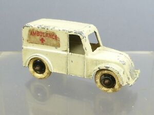 【送料無料】ホビー　模型車　車　レーシングカー ビンテージモデルvintage charbens modele 11 ambulance petite version rare