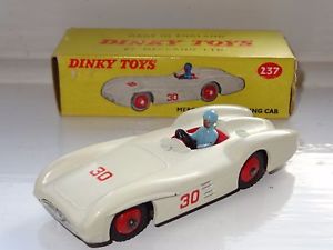 【送料無料】ホビー　模型車　車　レーシングカー ハブメルセデスベンツdinky mercedes benz voiture de courserouge 237 moyeux 29,237円
