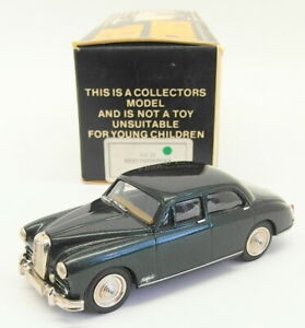 【送料無料】ホビー　模型車　車　レーシングカー クモスケールライリーパスファインダーgems amp; cobwebs 143 scale gc12 1954 riley pathfinder met green