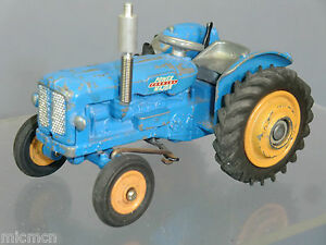 【送料無料】ホビー　模型車　車　レーシングカー ビンテージモデルトターvintage corgi toys model 55 fordson power major tracteur