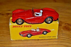 【送料無料】ホビー　模型車　車　レーシングカー ヴィンテージフレンチマセラティマセラティスポーツvintage french dinky toys maserati sport 2000; 22 a; tres bon etat