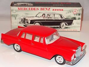 【送料無料】ホビー　模型車　車　レーシングカー プラスチックドライブメルセデスベンツv maks hong kong plastique friction drive mercedes benz 220se 2200｜hokushin