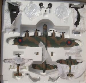 【送料無料】ホビー　模型車　車　レーシングカー コーギーランカスターハリケーンcorgi aa32602, battle of britain, lancaster, spitfire amp; hurricane, 172 nouveau