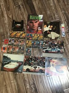 【送料無料】の収集できるたくさんのカードを再生するには、ピン、写真、雑誌、車、ステッカーです。Nascar Collectable Lot playing cards, Pins, Photos, Magazine, Car, Stickers ..