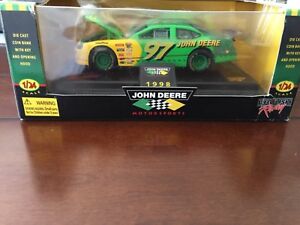 【送料無料】ジョンディアモータースポーツコレクタシリーズスケールJohn Deere Motorsports 1998 Collectors Series 1/24 Scale
