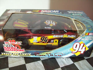 【送料無料】：スケールフードが開きビルエリオットライトの車のの下で1:24 scale HOOD OPENS BILL ELLIOTT UNDER THE LIGHTS NASCAR UTL CAR 1 of 2500