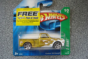 【送料無料】ホットホイールハントカスタム」シボレーミントと梳かHot Wheels T Hunt Custom `69 Chevy Mint and Carded c2007｜hokushin