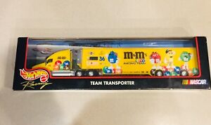 【送料無料】ホットホイール・レーシング・チームトランスポーター：スケールの?? Hot Wheels 2001 M&amp;M Racing Team Transporters 1:64 Scale ??｜hokushin