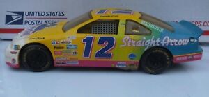 【送料無料】＃直線矢印のフォード・サンダーバードのレースカーDerrike Cope #12 1995 Straight Arrow 1/24 NASCAR Ford Thunderbird Race Car
