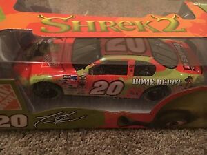 【送料無料】:アクション#ホーム・デポのトニー・スチュワート1:24 ACTION 2004 #20 HOME DEPOT SHREK 2 TONY STEWART|hokushin
