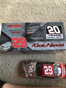 【送料無料】ケビンダイカストで形造られた車kevin harvick 1/24 diecast Goodwrench Car|hokushin