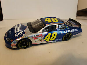 【送料無料】アクションのジミー・ジョンソンの＃ロウズ」モンテカルロAction Jimmy Johnson # 48 Lowe's '03 Monte Carlo 1/24