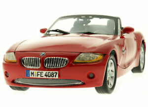【送料無料】赤：スケールのBmw z4 red 1:18 scale motormax