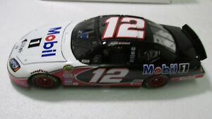 【送料無料】モータースポーツのライアンニューマンモービル：エシェルミニチュアMotorsports Authentics Ryan Newman Mobil 2007 Chargeur 1:24 Echelle Miniature