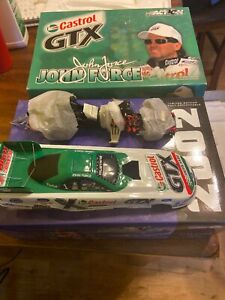 【送料無料】アクション:ジョン・フォースムスタング面白い車Action 1:24 2002 John Force Castrol GTX Mustang Funny Car|hokushin