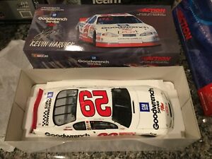 【送料無料】：アクションケビン＃サービスプラス」モンテカルロ1:18 Action Kevin Harvick #29 GM Goodwrench Service Plus &lsquo;01 Monte Carlo｜hokushin