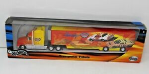 【送料無料】ホットホイールダイカストで形造られたトリビュート＃新Hot Wheels Diecast Transporter Tribute 2001 Darrell Waltrip #29495 New
