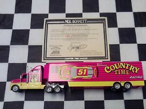 【送料無料】ニール・ボンネットの国時間ホーラ：スケールのトレーラー搬入アクション新しいNeil Bonnett RCCA Country Time Hauler 1:64 scale Trailer Rig Action NEW NASCAR