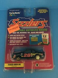 【送料無料】ジョニー雷の電動レーサーテキサコ＃Johnny Lightning SIZZLERS Motorized Racers Texaco Havoline Ernie Irvan #28