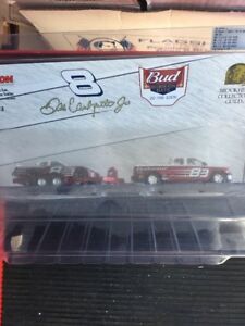 【送料無料】デールジュニア車のトラックやトレーラー1/64 Dale Jr 8 Car Truck And Trailer｜hokushin