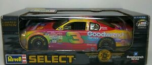 【送料無料】デイル・アーンハートシニア・の：スケールDale Earnhardt Sr. Revell 2000 Goodwrench NASCAR 1:24th Scale