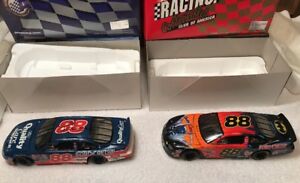 【送料無料】デイル・ジャレット＃（署名）アクション品質のケア『バットマン』：台Dale Jarrett #88 (SIGNED) 1999 Action 1/24 Quality Care &amp; 1998 Batman 1:24 Cars｜hokushin