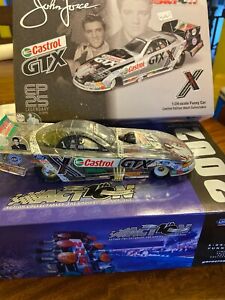 【送料無料】署名されたジョン・フォースエルヴィスの体おかしいクリア車:アクションSigned John Force Castrol GTX ELVIS Clear Body? Funny Car 1:24 Action 2002|hokushin