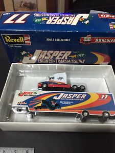 【送料無料】」ホーラ＃ジャスパーエンジン送信：スケールRevell '98 Hauler #77 Jasper Engines & Transmissions 1:64 scale