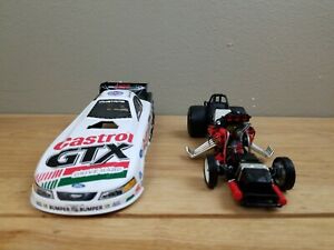 【送料無料】アクションのムスタングジョン力おかしい車:Action 2001 Mustang Castrol GTX John Force Funny Car 1:24|hokushin