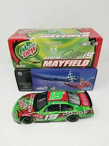 【送料無料】新たにジェレミー・メイフィールド＃：スケールダッジイントレピッドマウンテンデューの車New ListingNASCAR Jeremy Mayfield #19 1:24 Scale 2002 Dodge Intrepid Mountain De