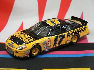 【送料無料】マット＃：チームの口径の所有者シリーズMatt Kenseth #17 Dewalt 2001 1:24 Team Caliber Owners Series｜hokushin