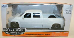 【送料無料】スケール金属モデルトラックシボレー・シルベラード』のJADA 1/24 Scale Metal Model Truck - 90145 - 1999 Chevy Silverado Dooley-White｜hokushin