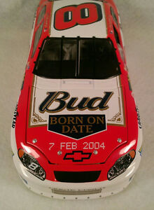 【送料無料】デイル・アーンハートは、:スケールのバドワイザーの車Dale Earnhardt, Jr 2004 1:24 Scale Budweiser Car|hokushin