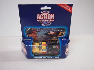 【送料無料】トラックの＃ナパ米国ダイカスト：スケールのアクションレーシングErnie Irvan 1996 Truck #28 NAPA United Die Cast 1:64 Scale Action Racing｜hokushin