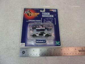 【送料無料】の人の勝者の円＃テックシリーズスケールのデイル・アーンハート・ジュニアのNascar 1998 Winners Circle #3 Tech Series 1/64 Scale Dale Earnhardt Jr. Hasbro｜hokushin