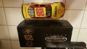 【送料無料】ケビンダイカストで形造られた：スケールKevin Harvick diecast 1:24 scale｜hokushin