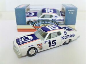 【送料無料】相棒ベーカー＃産業フォードトリノスケール1976 Buddy Baker #15 Norris Industries Ford Torino 1 64 Scale｜hokushin
