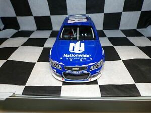 【送料無料】デイル・アーンハートジュニア＃全国ダーリントンアクションの：車Dale Earnhardt Jr #88 Nationwide Darlington 2017 SS Action NIB NASCAR 1:24 car