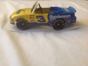 【送料無料】アクション1999年1:24論争者/Goodwrenchペダル・カーAction 1999 1:24 Wrangler/Goodwrench pedal car