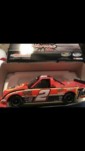 【送料無料】ケビン署名潮トラックの：＃Kevin Harvick Signed 2010 Tide Silverado Truck COA 1:24 DIN #3
