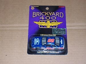 【送料無料】＃デイル・ジャレット質車ブリックヤードサンダーバードアクション#88 Dale Jarrett 1997 Quality Car Brickyard Thunderbird Action 1/64