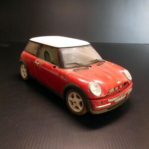 【送料無料】ホビー ・模型車・バイク レーシングカー ミニクーパーイタリアミニチュアカーブラゴmini cooper 2001 118 burago made in italy miniature car red metal n6021｜hokushin