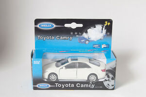 【送料無料】ホビー ・模型車・バイク レーシングカー トヨタカムリホワイトウェリーtoyota camry white 134 welly 13,286円