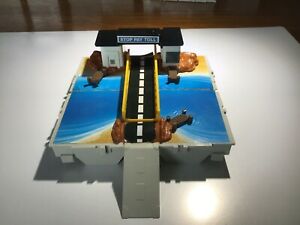 【送料無料】ホビー ・模型車・バイク レーシングカー ガロブマイクロマシントラベルシティトールブリッジgaloob micro machines travel city toll bridge