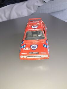 【送料無料】ホビー ・模型車・バイク レーシングカー ランチアデルタマティーニスケールブラゴlancia delta s4 martini 124 scale burago