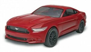 【送料無料】ホビー ・模型車・バイク レーシングカー マスタングヌオーヴォrevell 11694 125 2015 mustang nuovo