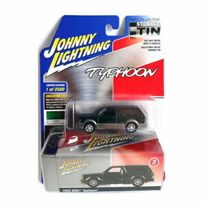 【送料無料】ホビー ・模型車・バイク レーシングカー ジョニーダークメタリックハイjohnny lightning gmc typhoon jlct 003b2 dark metallic high 164
