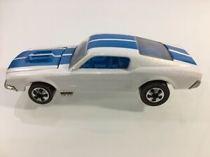 【送料無料】ホビー ・模型車・バイク レーシングカー ホットホイールフォードカスタムマスタングhot wheels ‘65 ford custom mustang