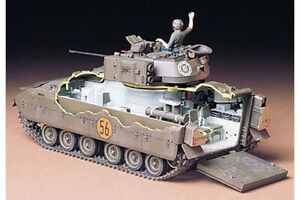 【送料無料】ホビー ・模型車・バイク レーシングカー モデルキットアメルブラッドリーインテリアtam35132model kit amer btr m2 bradley ifv with domestic interiors 1fig