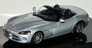 【送料無料】ホビー ・模型車・バイク レーシングカー ダッジバイパーロードスターカブリオレアルジェントメタリッツァートオートアーdodge viper srt10 roadster cabriolet 200310 argento metallizzato 143 autoar